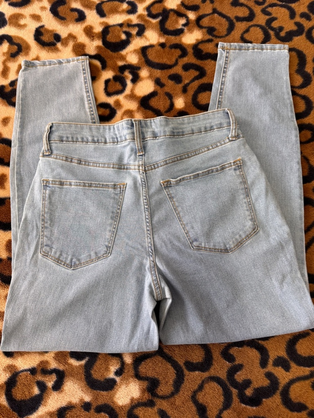 No Boundaries Light Blue Straight Leg Jeans - Picture 2 of 3